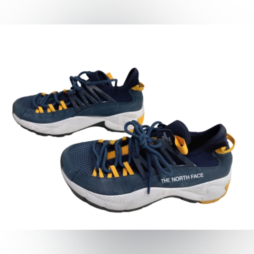 *The North Face Women's Trail Escape Peak II